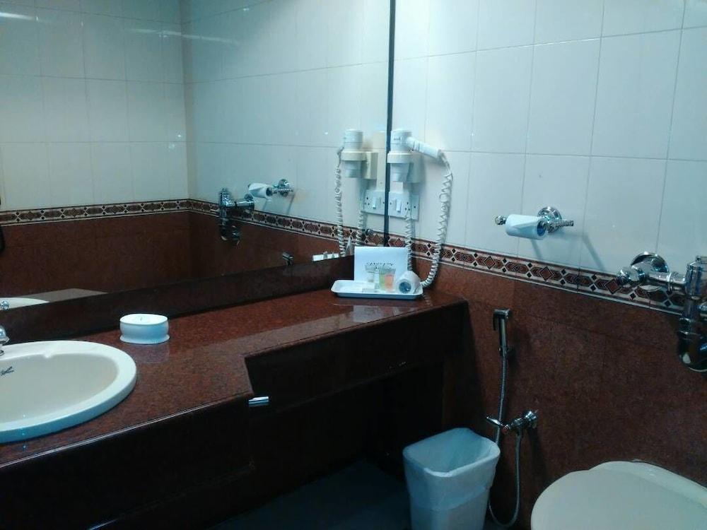 The Avenue Center Hotel Kochi Dış mekan fotoğraf