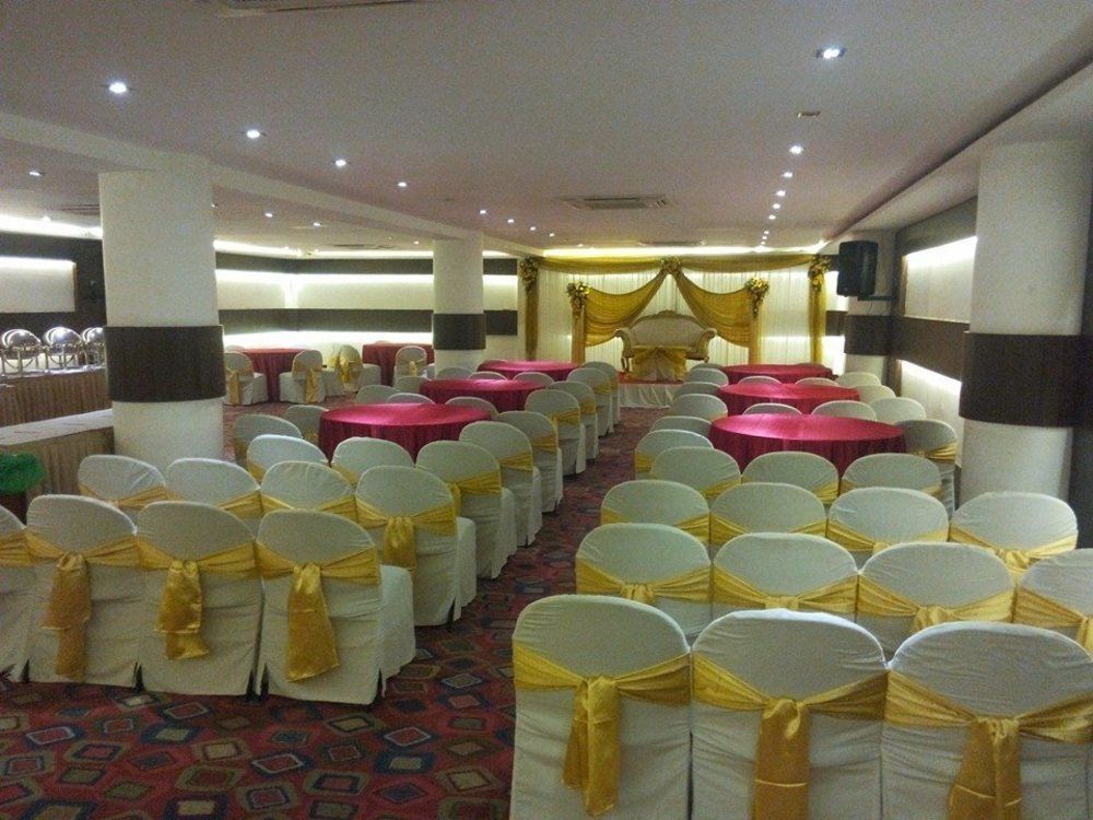 The Avenue Center Hotel Kochi Dış mekan fotoğraf