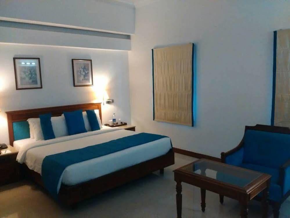 The Avenue Center Hotel Kochi Dış mekan fotoğraf