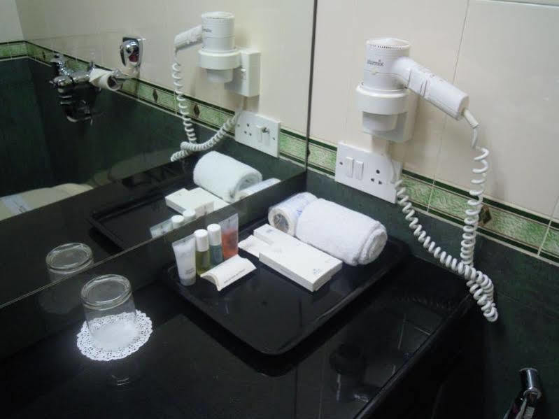 The Avenue Center Hotel Kochi Dış mekan fotoğraf