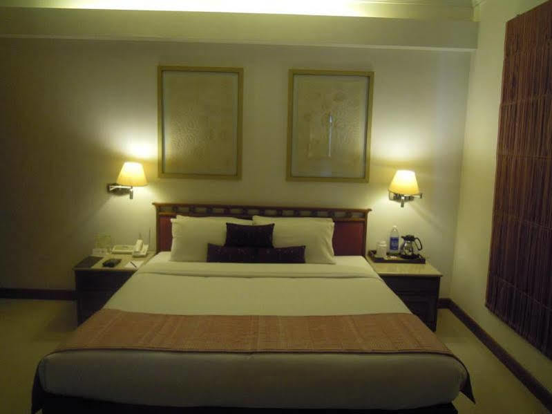 The Avenue Center Hotel Kochi Dış mekan fotoğraf